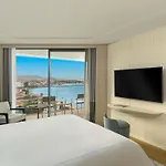 Swissotel And Отель Кешме