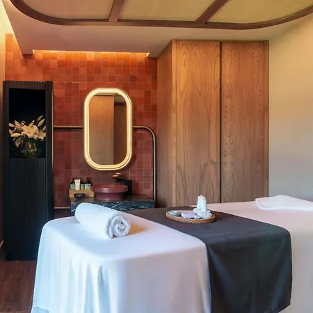 Szálloda Swissotel And 5*