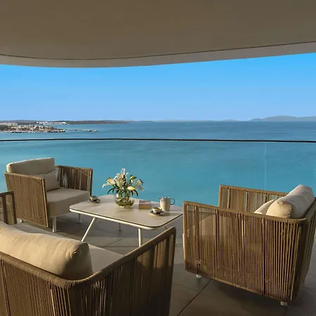 Swissotel And Готель