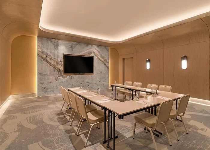 Готель Swissotel And 5*