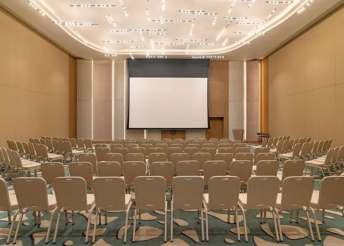 Swissotel And Чешме