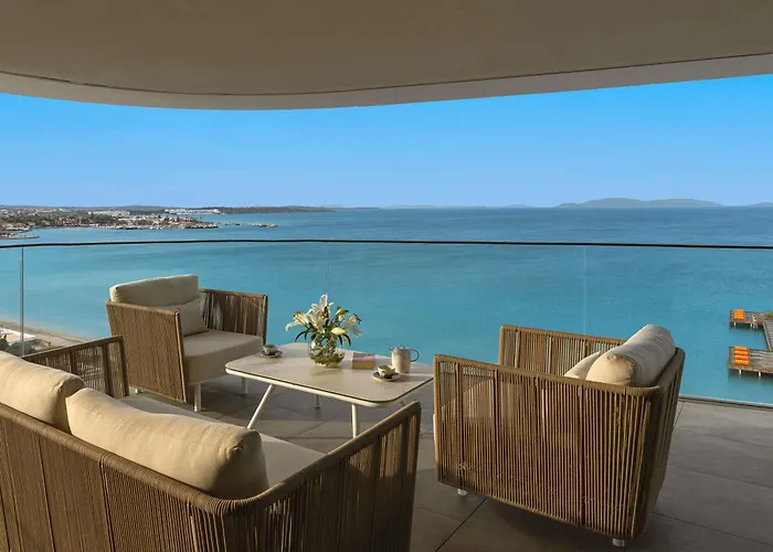 Swissotel And Готель