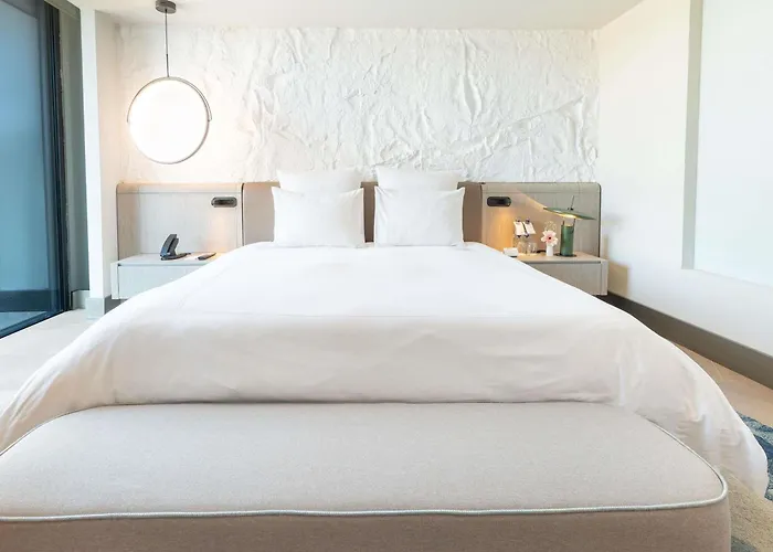 Готель Swissotel And