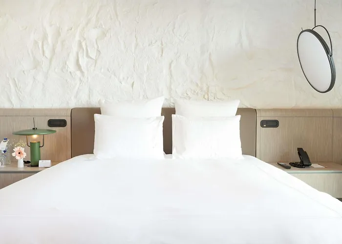 Swissotel And Готель Чешме