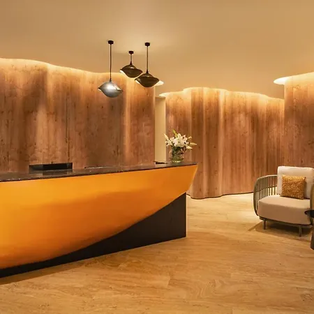 Готель Swissotel And 5*