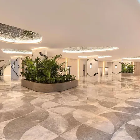 Готель Swissotel And 5*