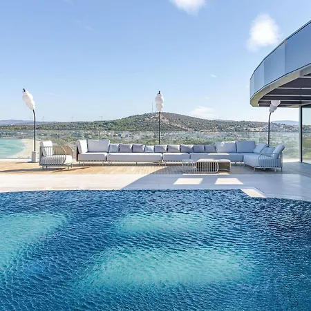 מלון Swissotel And 5*