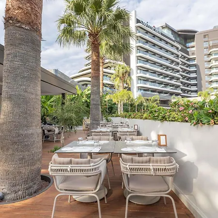 מלון Swissotel And 5*