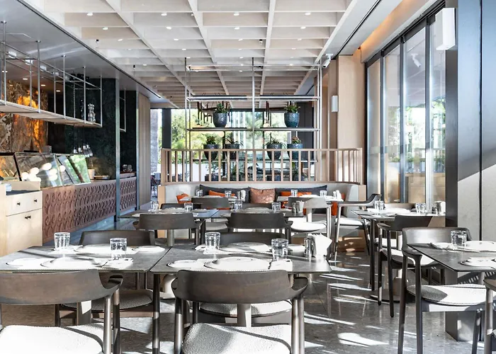 Swissotel And Szálloda